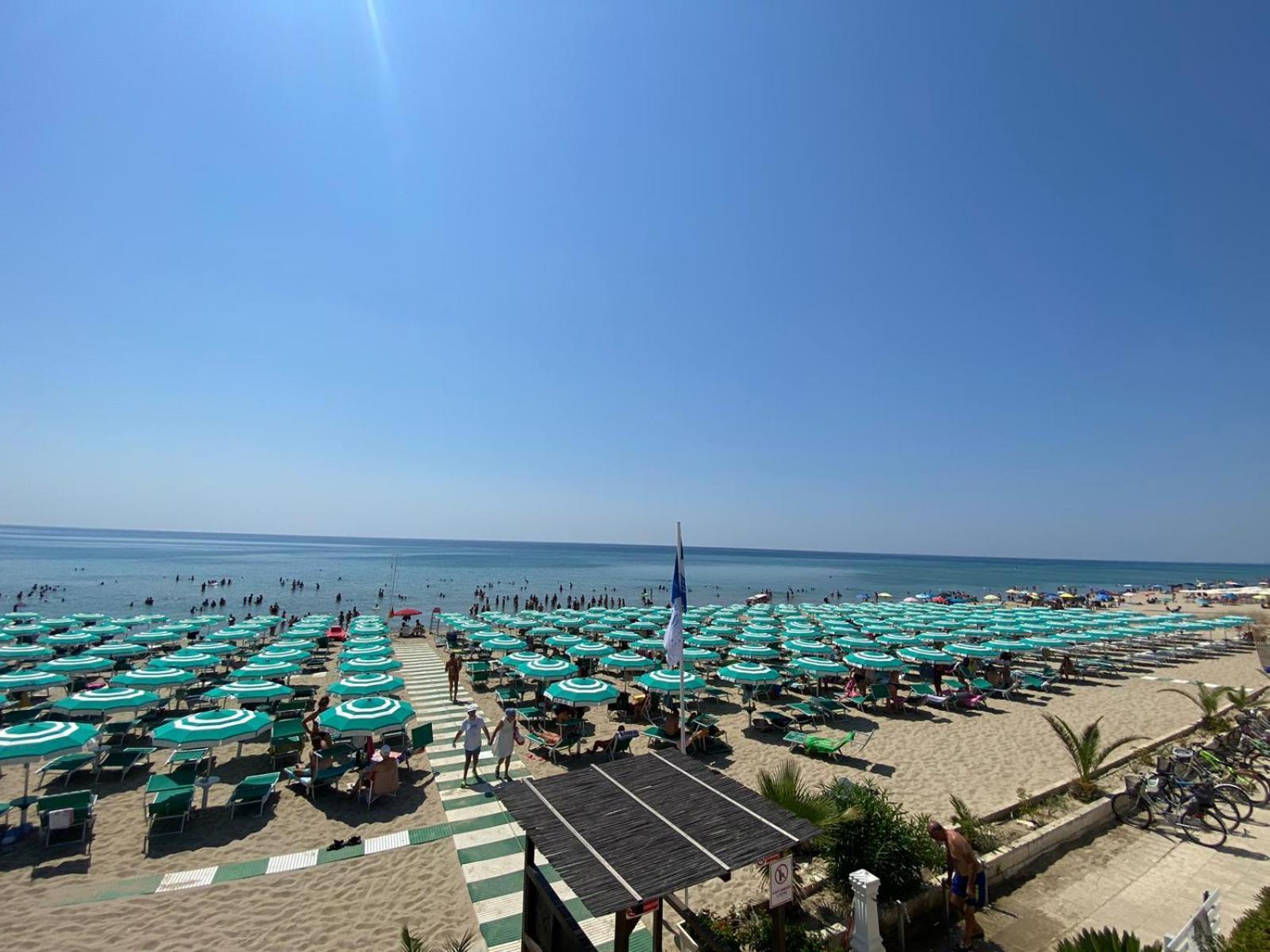 Jonio Vacanze Residence Castellaneta Marina Bagian luar foto